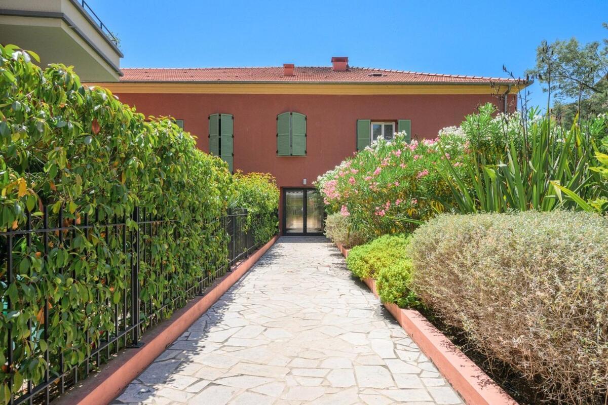 Apartament Le Coq Wagner - Garage - Swimming Pool Mentona Zewnętrze zdjęcie